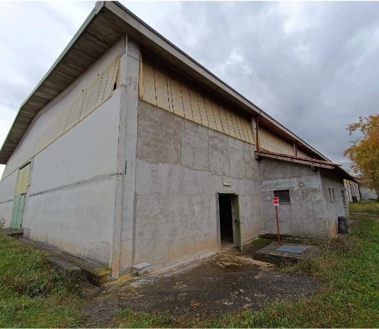 capannone in vendita a Maggiora