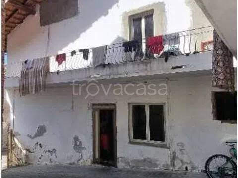 casa indipendente in vendita a Maggiora