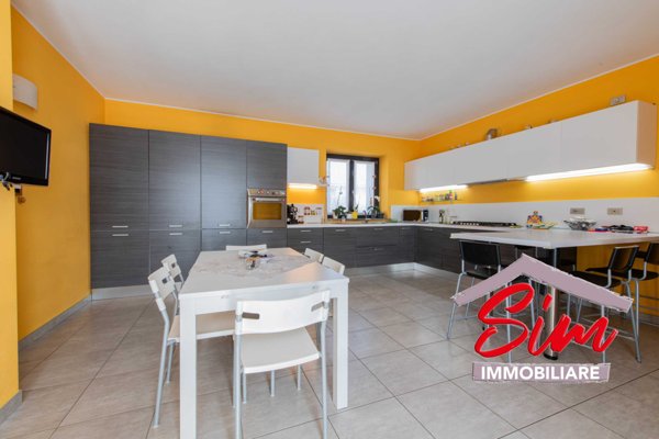 casa indipendente in vendita a Mandello Vitta