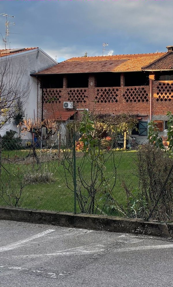 pentavano in vendita a Marano Ticino