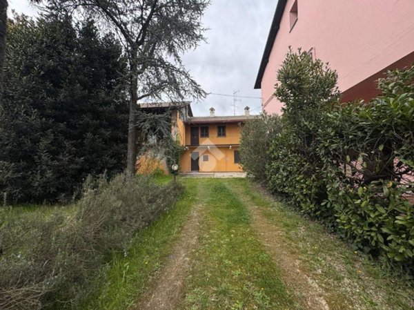 casa indipendente in vendita a Marano Ticino