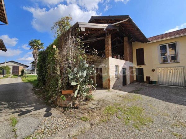 locale commerciale in vendita a Marano Ticino