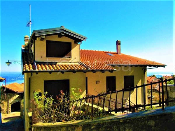 casa indipendente in vendita a Massino Visconti in zona San Salvatore
