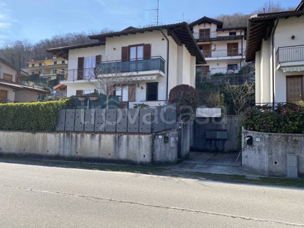 casa indipendente in vendita a Massino Visconti