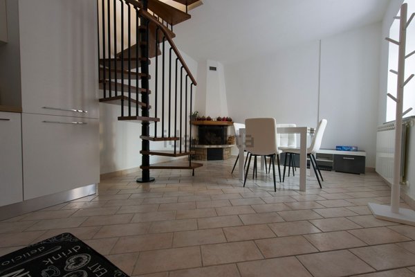 casa indipendente in vendita a Massino Visconti