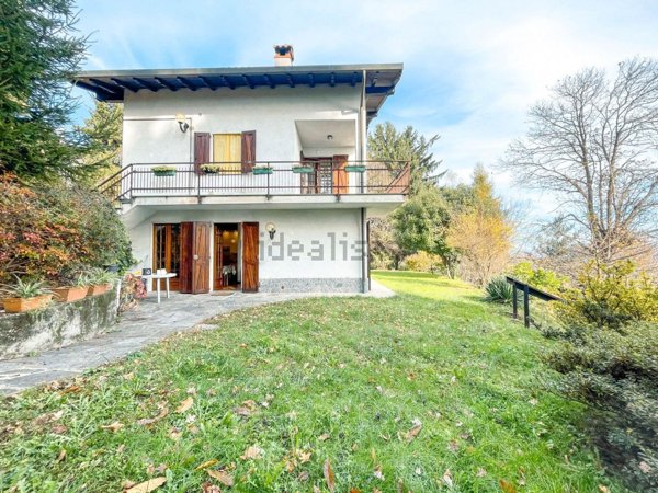 casa indipendente in vendita a Massino Visconti