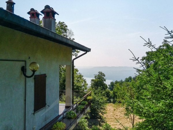 casa indipendente in vendita a Massino Visconti