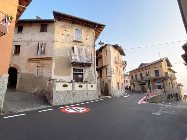 appartamento in vendita a Massino Visconti