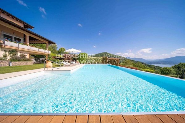 casa indipendente in vendita a Massino Visconti