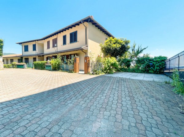 casa indipendente in vendita a Massino Visconti