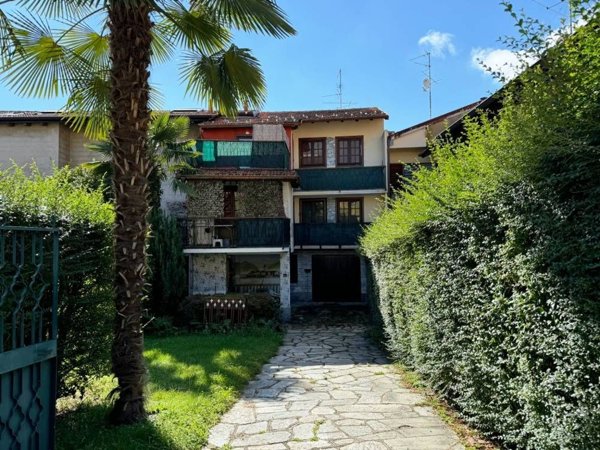 casa indipendente in vendita a Massino Visconti