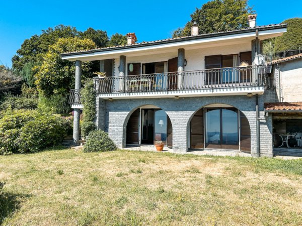 casa indipendente in vendita a Massino Visconti