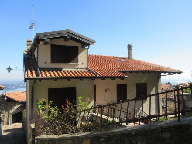 casa indipendente in vendita a Massino Visconti in zona San Salvatore