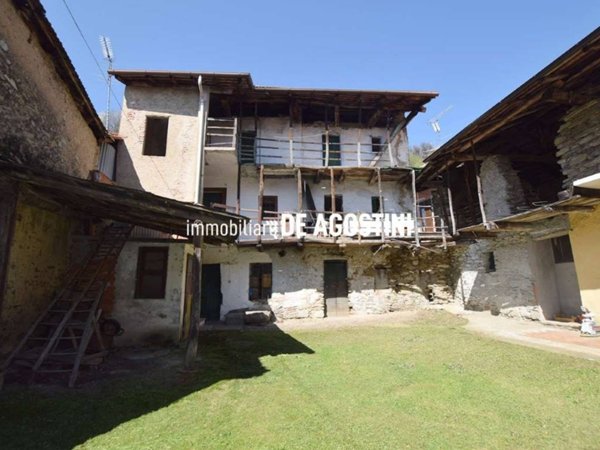 casa indipendente in vendita a Massino Visconti