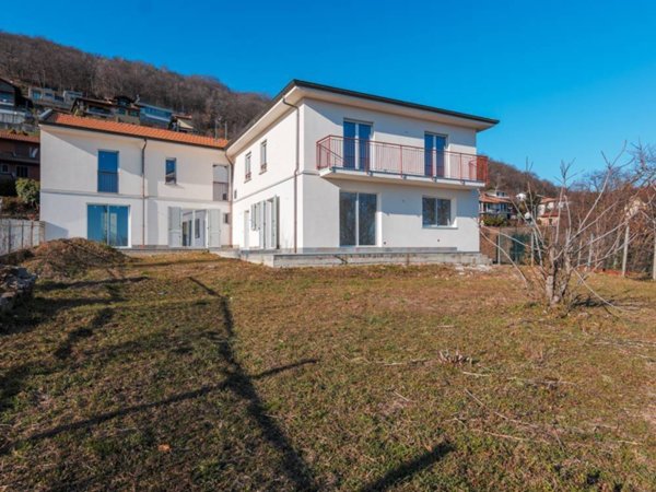 casa indipendente in vendita a Massino Visconti