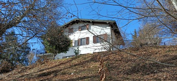 casa indipendente in vendita a Massino Visconti