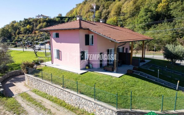 casa indipendente in vendita a Massino Visconti