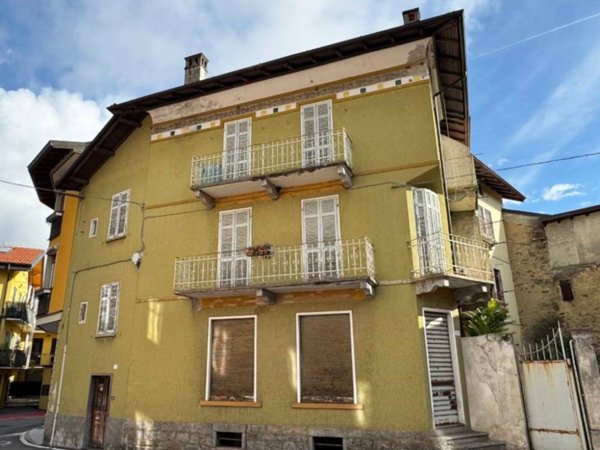 casa indipendente in vendita a Massino Visconti