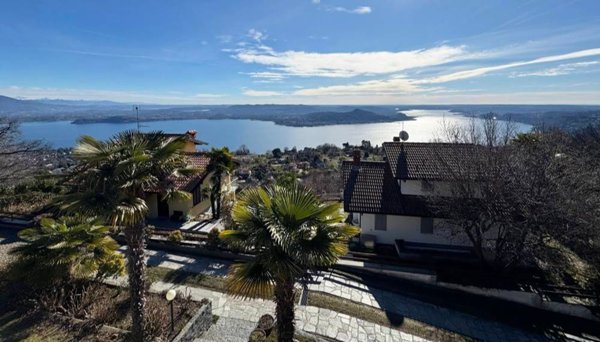 casa indipendente in vendita a Massino Visconti