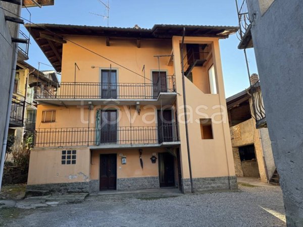 casa indipendente in vendita a Massino Visconti