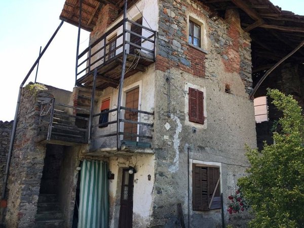 appartamento in vendita a Massino Visconti