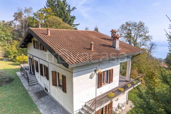 casa indipendente in vendita a Massino Visconti