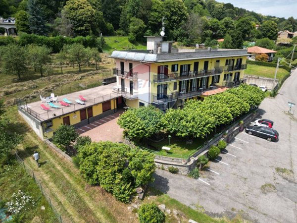 intera palazzina in vendita a Massino Visconti