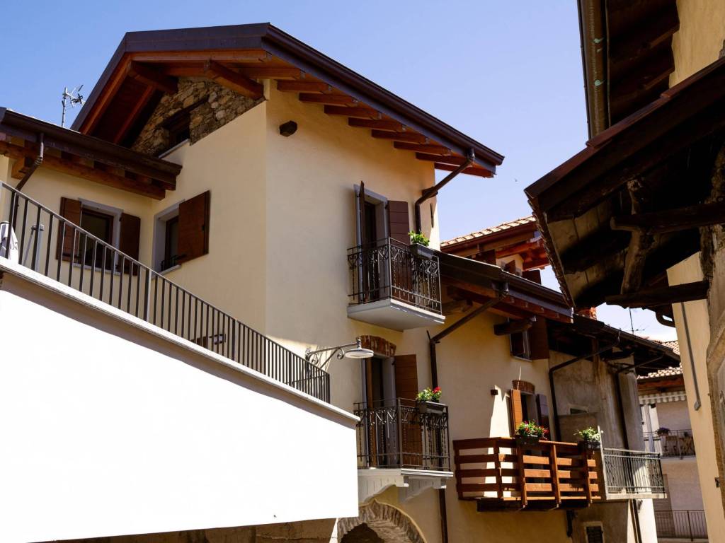 casa indipendente in vendita a Massino Visconti