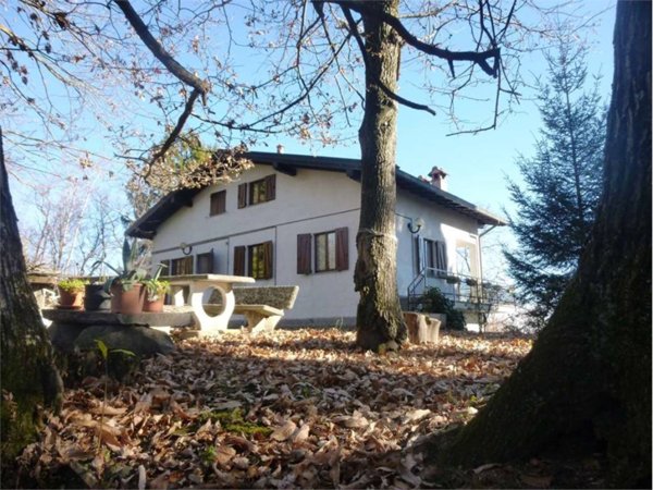 casa indipendente in vendita a Massino Visconti