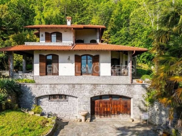 casa indipendente in vendita a Massino Visconti