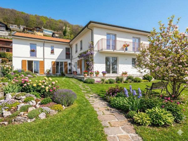 casa indipendente in vendita a Massino Visconti