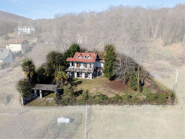 casa indipendente in vendita a Massino Visconti