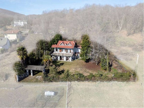 casa indipendente in vendita a Massino Visconti