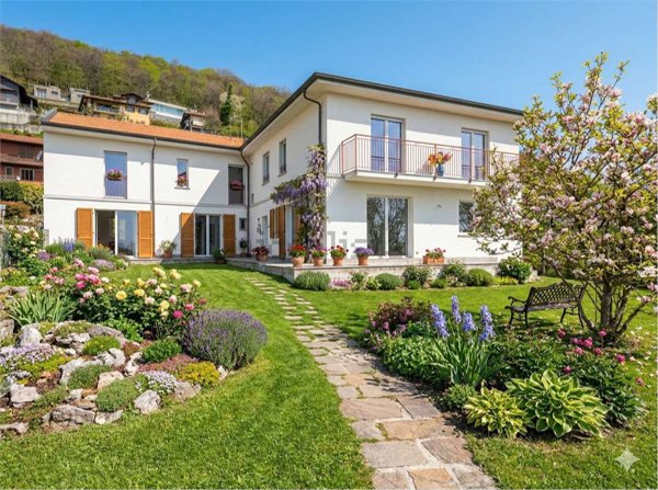 casa indipendente in vendita a Massino Visconti