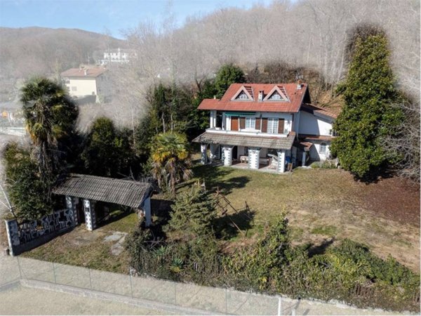 casa indipendente in vendita a Massino Visconti