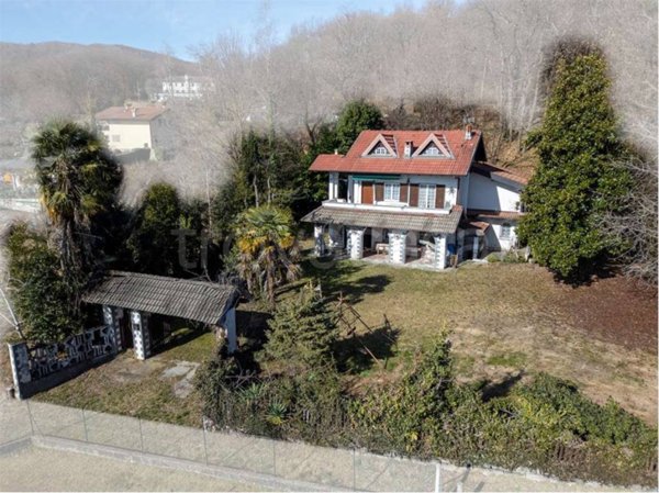 casa indipendente in vendita a Massino Visconti