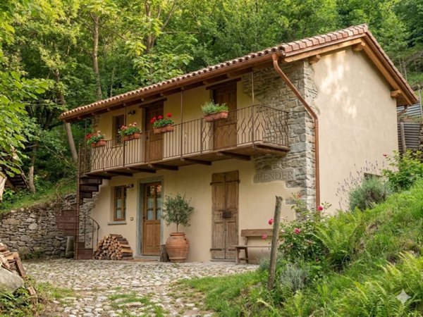 casa indipendente in vendita a Massino Visconti
