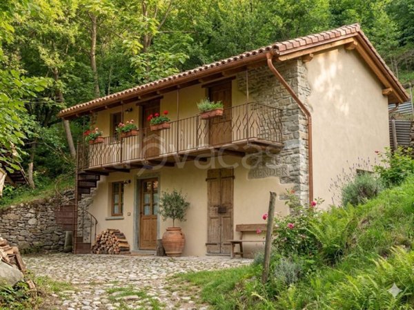 casa indipendente in vendita a Massino Visconti