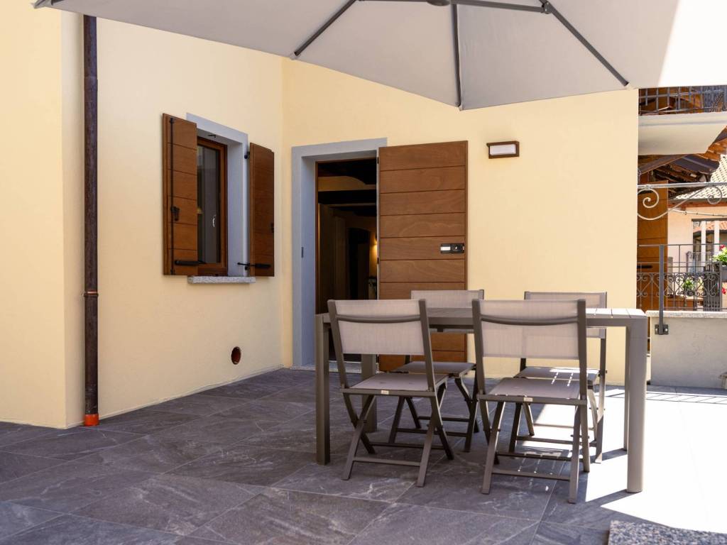 casa indipendente in vendita a Massino Visconti