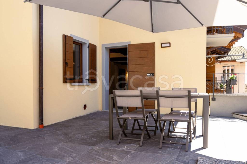 casa indipendente in vendita a Massino Visconti