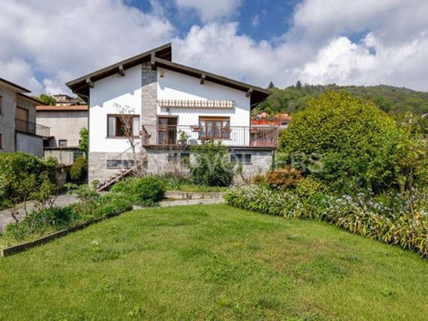 casa indipendente in vendita a Massino Visconti