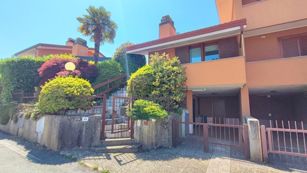 casa indipendente in vendita a Massino Visconti