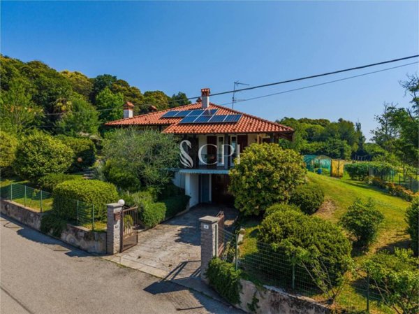 casa indipendente in vendita a Massino Visconti in zona Monte