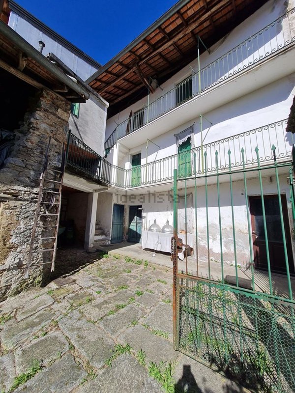 casa indipendente in vendita a Massino Visconti