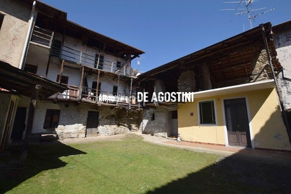 appartamento in vendita a Massino Visconti