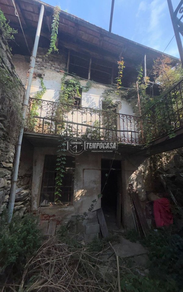 casale in vendita a Massino Visconti