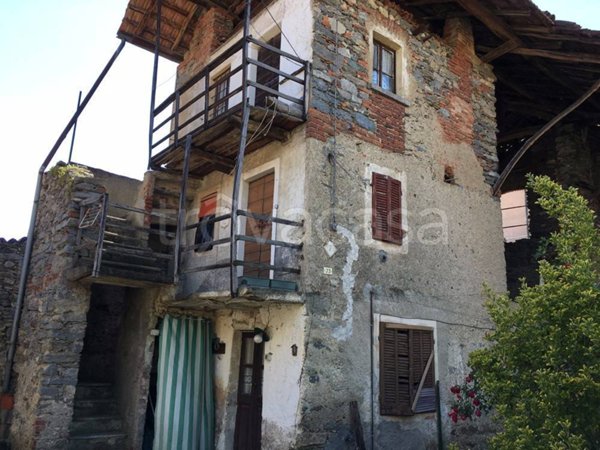 appartamento in vendita a Massino Visconti