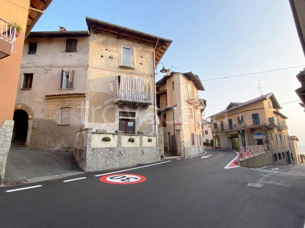 appartamento in vendita a Massino Visconti