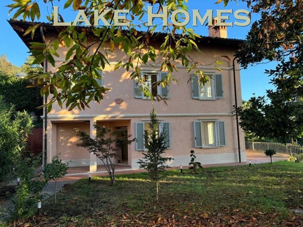 casa indipendente in vendita a Meina