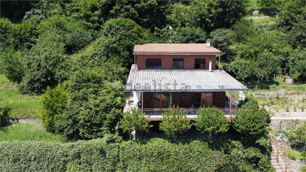casa indipendente in vendita a Meina